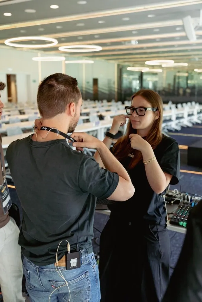 Equipament audiovisual a les sales d’itnig